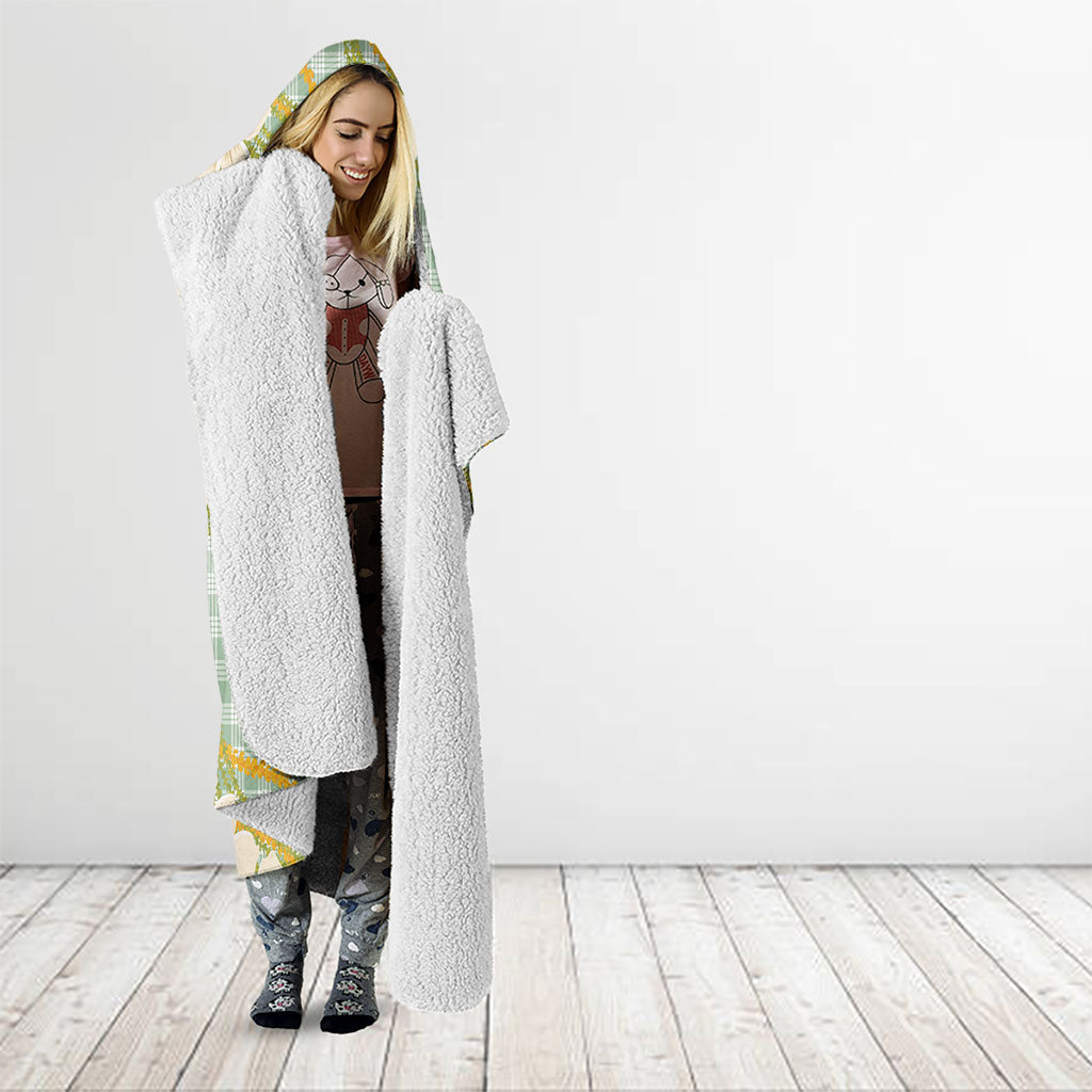 Liko Kukui Hawai'i Palaka Plumeria Hooded Blanket Puakenikeni and Maile Lei