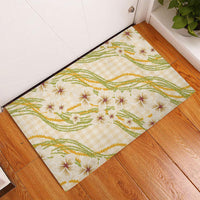 Melemele Ahiahia Hawai'i Palaka Plumeria Rubber Doormat Puakenikeni and Maile Lei