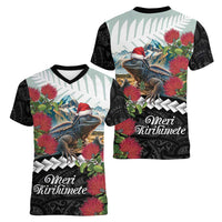 Meri Kirihimete Tuatara Women V-Neck T-Shirt New Zealand Fern with Puhutukawa Flowers