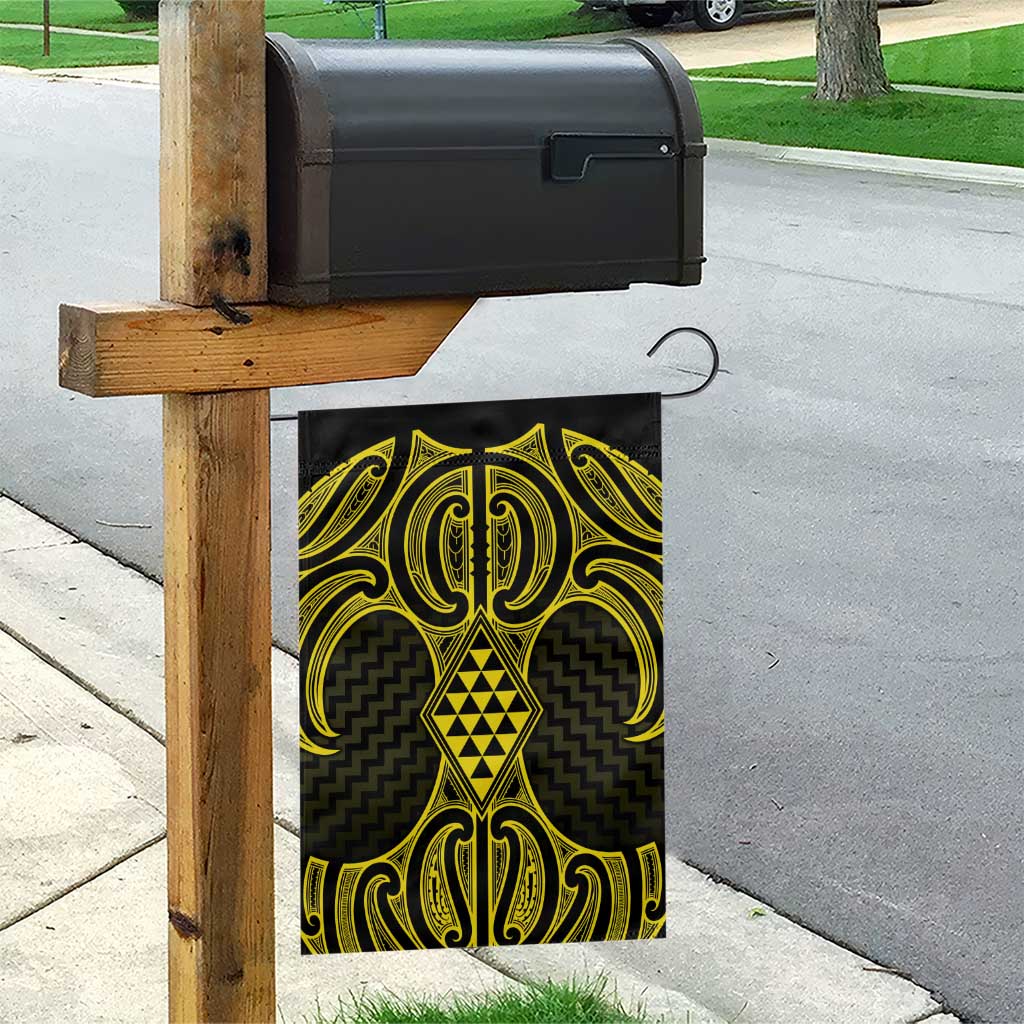 Mahi-dawg Maori Ta Moko Poutama Art Garden Flag