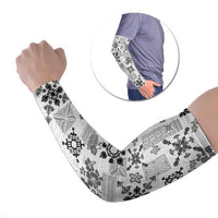 Hawaii Tapa Tribal Arm Sleeves With Hawaiian Quilt Pattern Black - Polynesian Pride