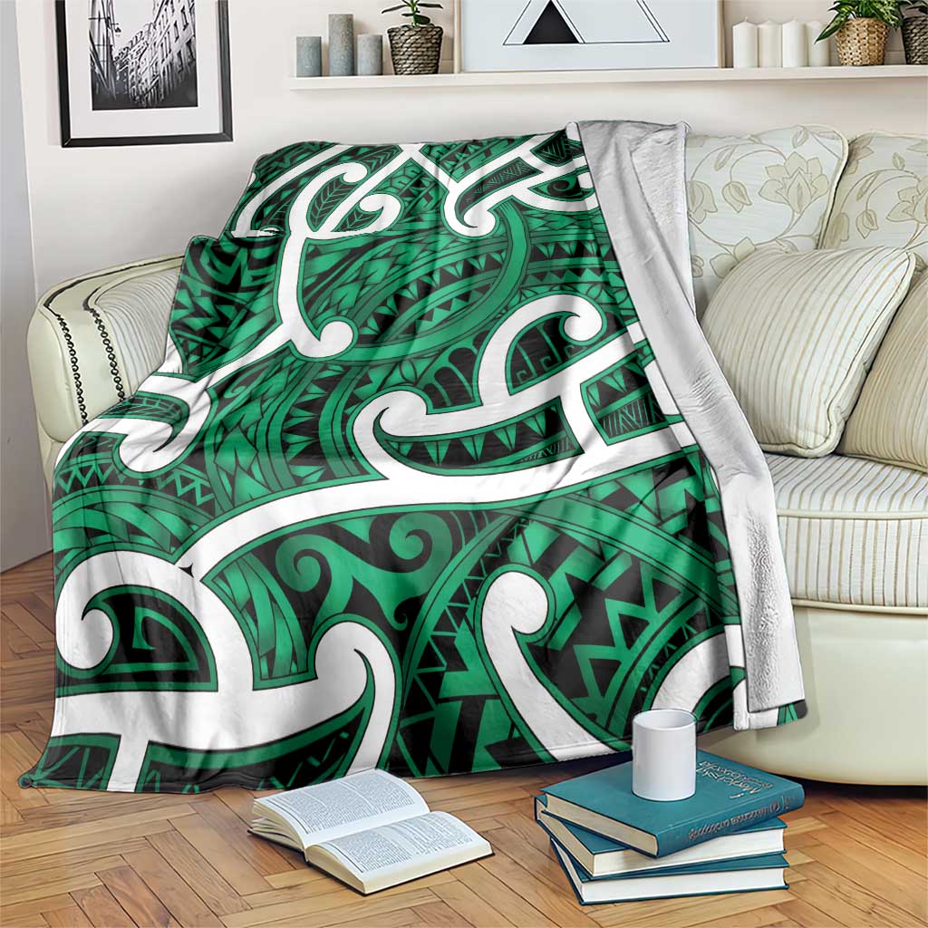 Aotearoa Maori Kowhaiwhai Blanket Kakariki Puhoro and Patiki