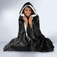 Hawaiian Mango Tribal Tattoo Hooded Blanket Black White Pacific Traditional Pattern