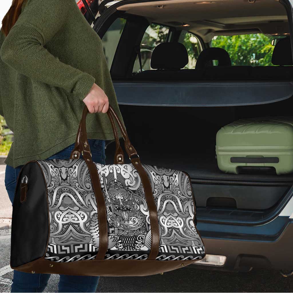 New Zealand Taiaha Maori Travel Bag Kiwikiwi Minimalist Silver Fern Tukutuku Motif
