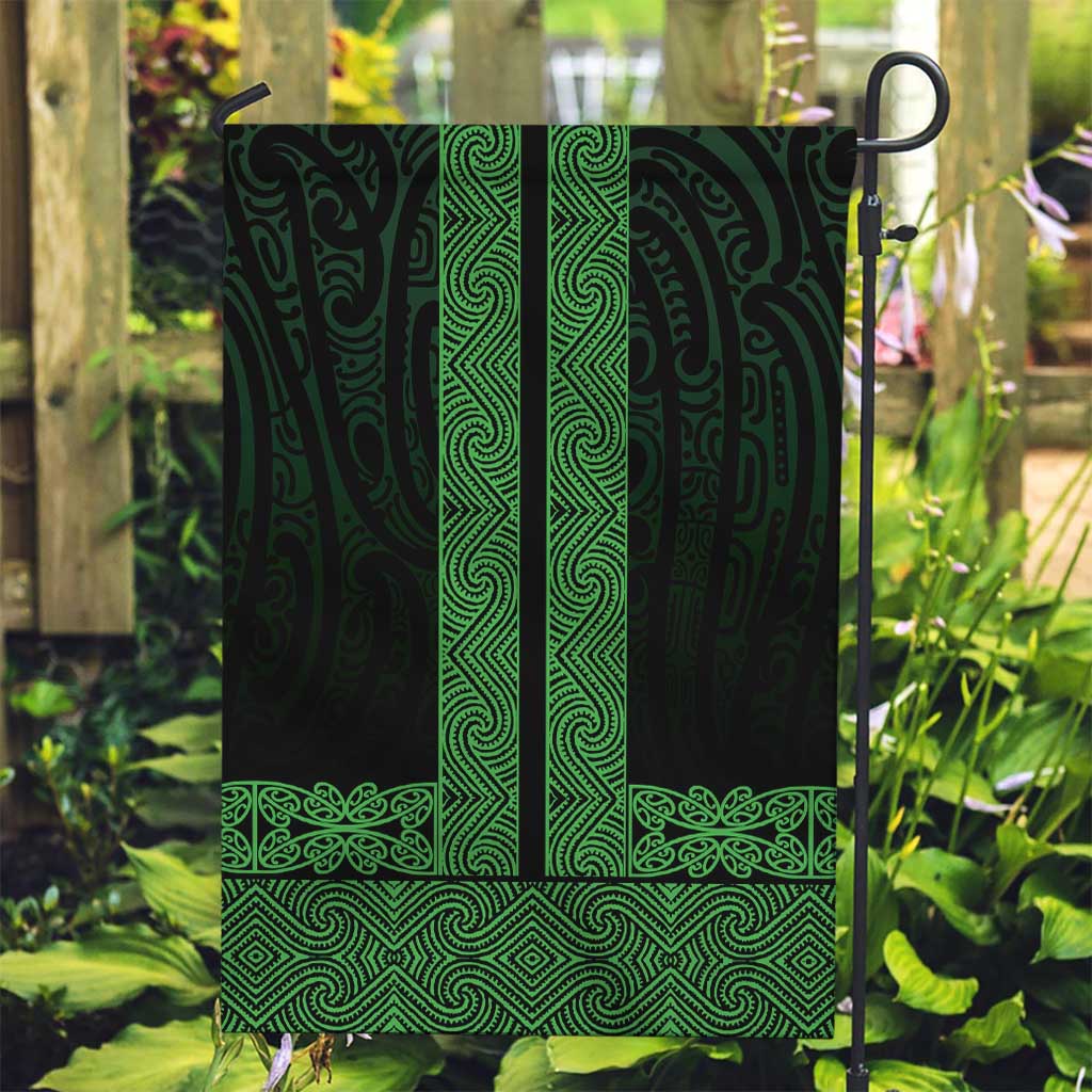 New Zealand Maori Kowhaiwhai Garden Flag Kakariki Maui and Mangopare