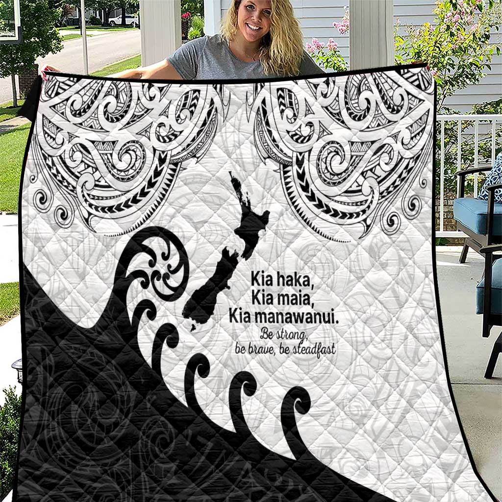 Kia Haka Maori language Quilt Te Reo Maori Inspired Art LT9 white - Polynesian Pride