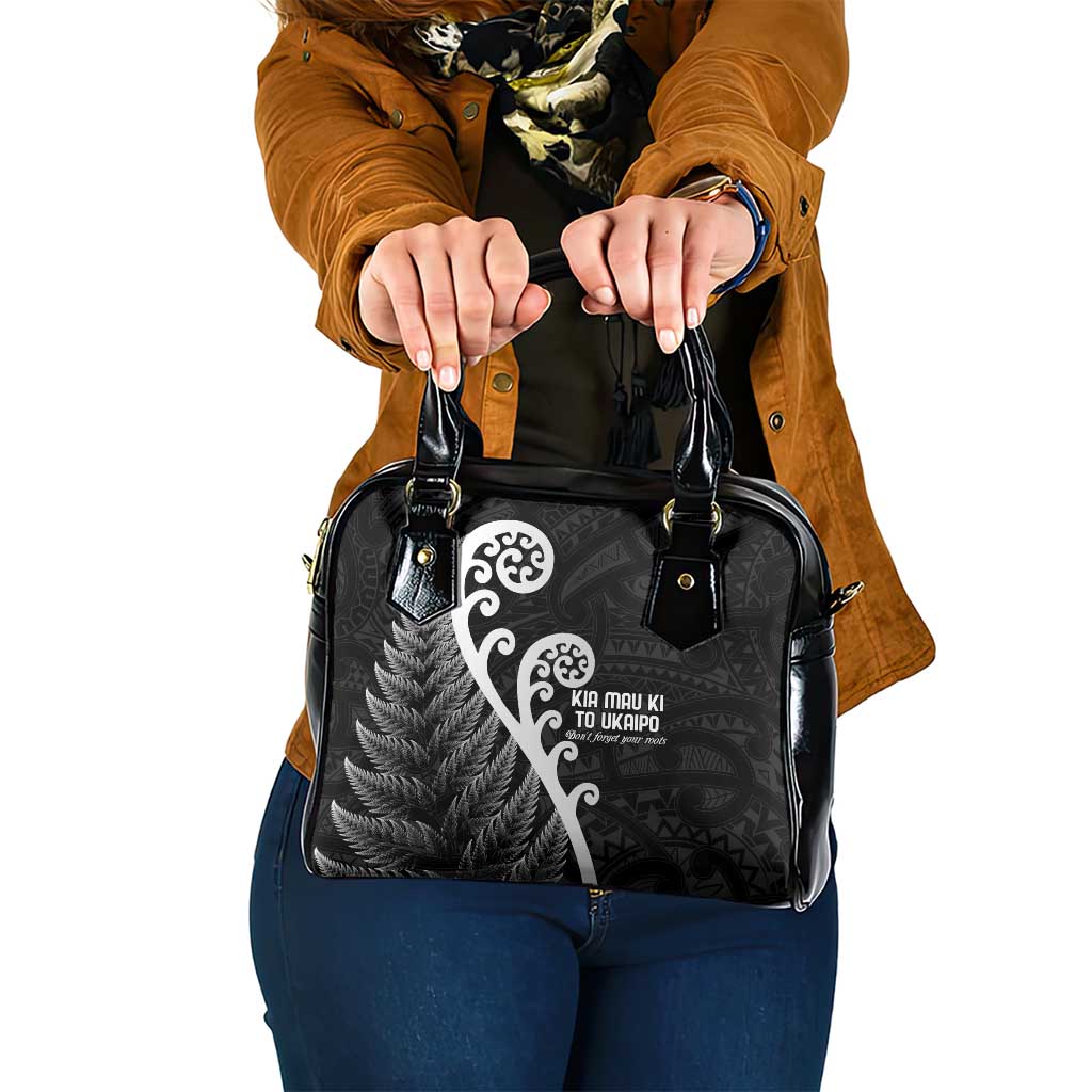 Kia Mau Ki To Ukaipo Shoulder Handbag Te Reo Maori Koru Fern Art LT9 One Size Black - Polynesian Pride