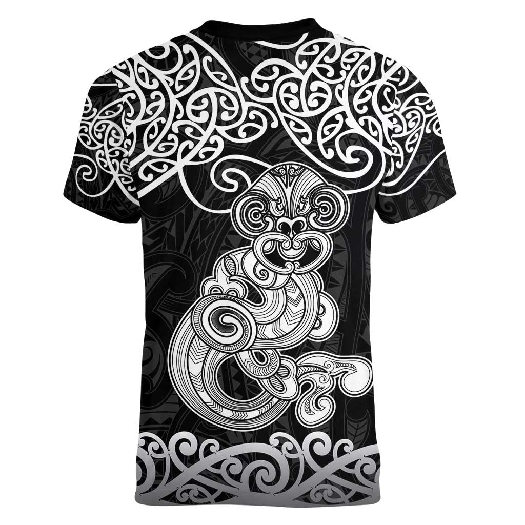 Te Reo Maori Tiki Inspired Art Women V-Neck T-Shirt