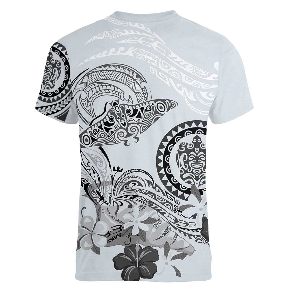 Polynesian Manta Ray Women V-Neck T-Shirt Gray Floral Turtle Tattoo - Polynesian Pride