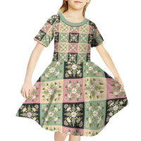 Seamless Pattern Maile and Pikake Lei Kid Short Sleeve Dress Squares Maile Leaf - Polynesian Pride