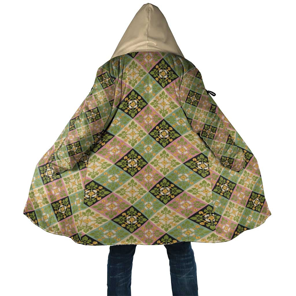 Seamless Pattern Puakenikeni and Kalo Cloak - Polynesian Pride