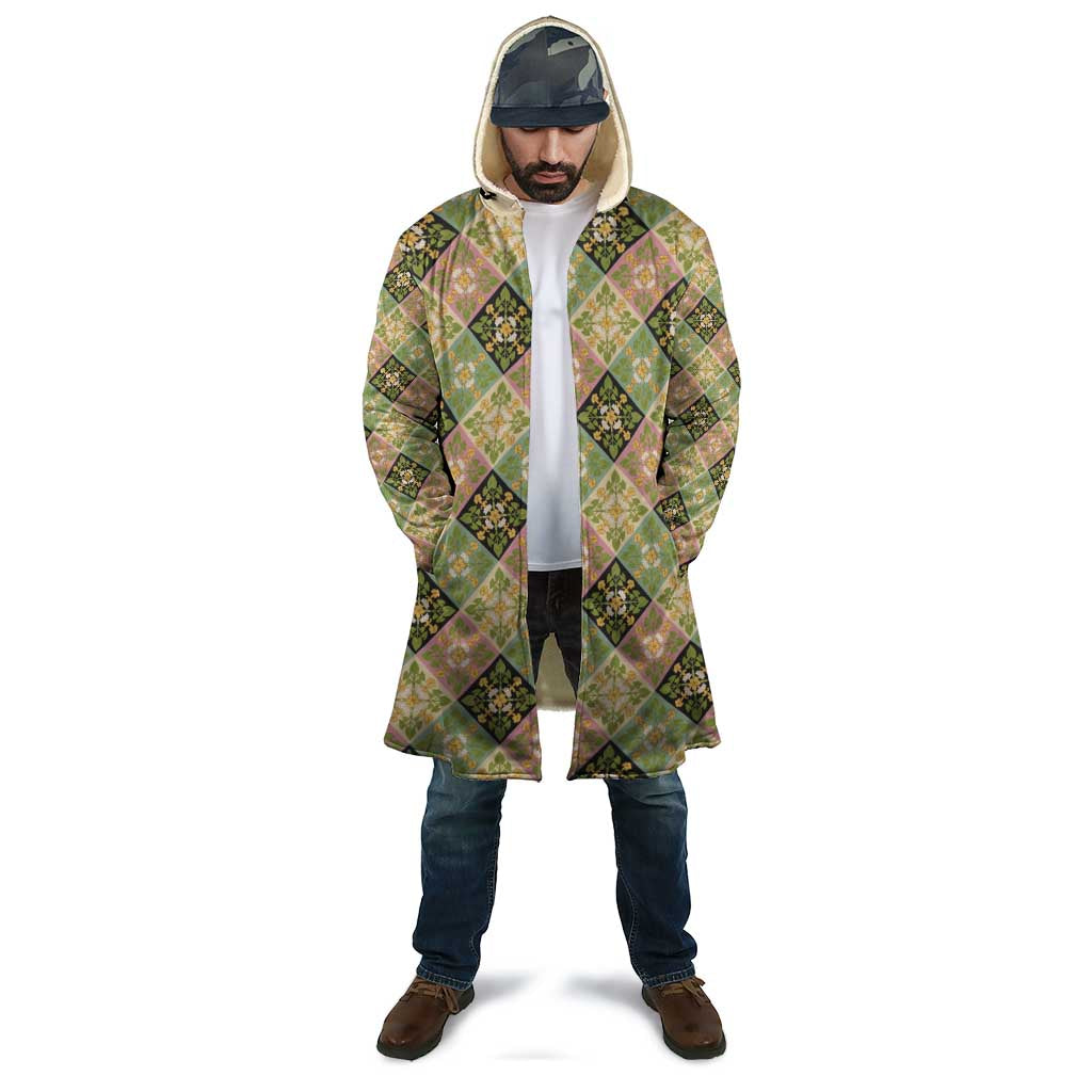 Seamless Pattern Puakenikeni and Kalo Cloak - Polynesian Pride