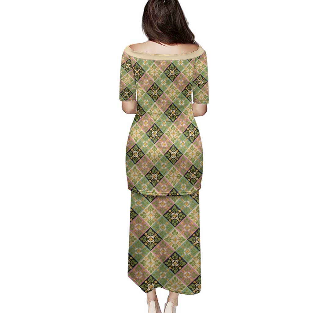 Seamless Pattern Puakenikeni and Kalo Family Matching Puletasi and Hawaiian Shirt - Polynesian Pride