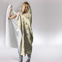 Squares Maile Leaf Hooded Blanket Beige Palaka Hawaiian Quilt Pattern - Polynesian Pride