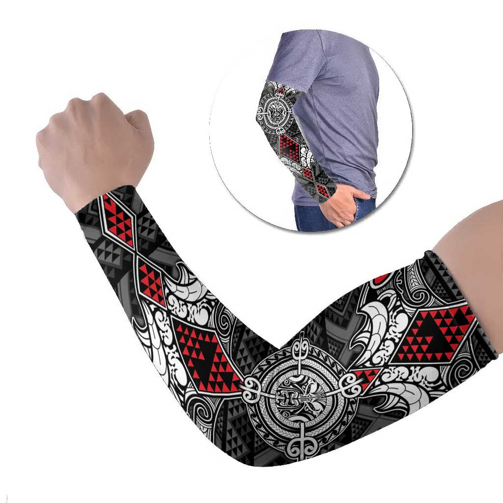 Black Aotearoa Taniko Motif Arm Sleeves Vintage Maori New Zealand Tribal Art Pattern - Polynesian Pride