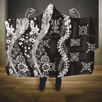 Hawaii Puakenikeni and Maile Lei Hooded Blanket Black Japanese Wave Style - Polynesian Pride