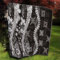 Hawaii Puakenikeni and Maile Lei Quilt Black Japanese Wave Style - Polynesian Pride