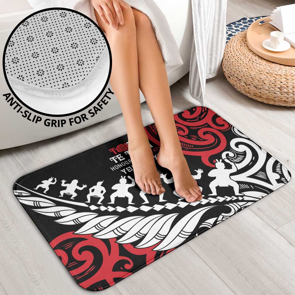 Honour The Treaty New Zealand Personalised Bathroom Set Toitu Te Tiriti Half Fern Haka Dance - Polynesian Pride