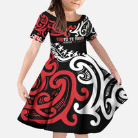 Honour The Treaty New Zealand Personalised Kid Short Sleeve Dress Toitu Te Tiriti Half Fern with Haka dance