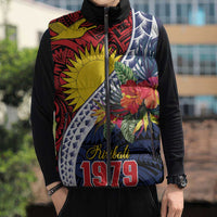 Flag of Kiribati Polynesian Pattern Sleeveless Puffer Jacket Est 1979 With Tropical Flowers - Polynesian Pride