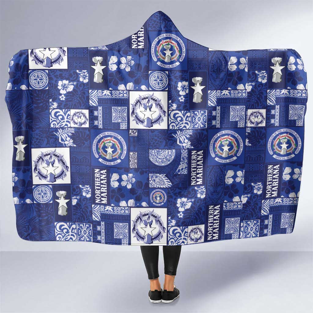 Northern Mariana Islands Magof Nochebuena Hooded Blanket Pacific Patchwork Xmas Vibes - Polynesian Pride