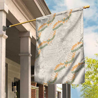 Aloha Pakalana and Puakenikeni Lei Garden Flag Beige Hawaiian Pattern