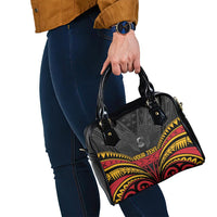 Custom Papua New Guinea Cricket Shoulder Handbag PNG Emblem Mix Polyneisan Pattern LT9 - Polynesian Pride