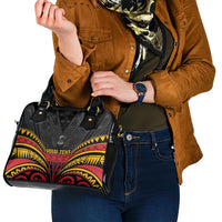 Custom Papua New Guinea Cricket Shoulder Handbag PNG Emblem Mix Polyneisan Pattern LT9 - Polynesian Pride