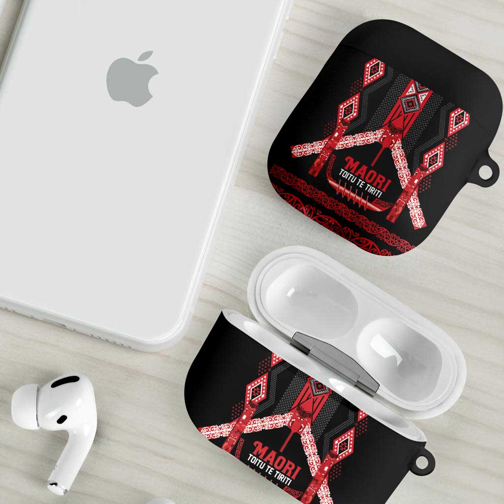 Toitu Te Tiriti Waitangi AirPods Case Black Wharenui House LT9 - Polynesian Pride