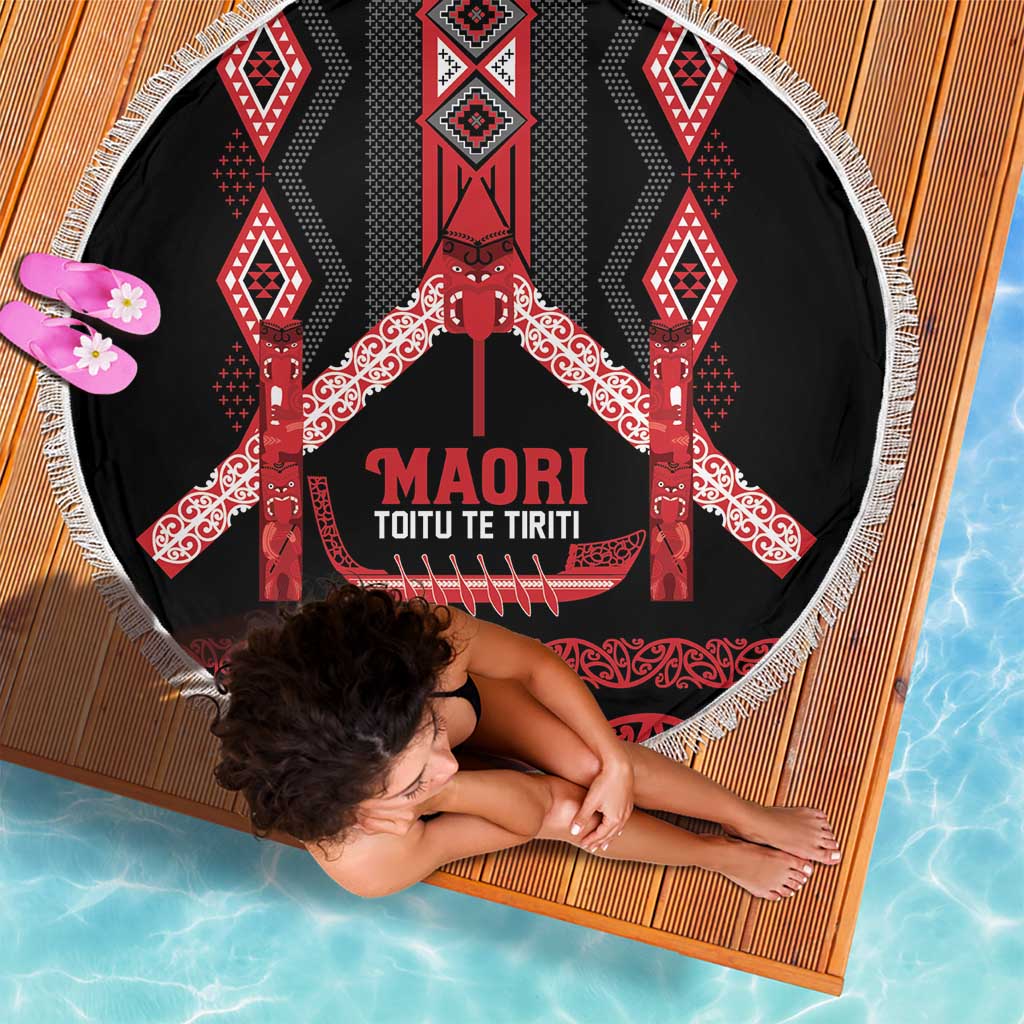 Toitu Te Tiriti Waitangi Beach Blanket Black Wharenui House - Polynesian Pride