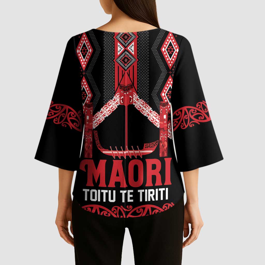 Toitu Te Tiriti Waitangi Kimono Sleeve Blouse Black Wharenui House - Polynesian Pride