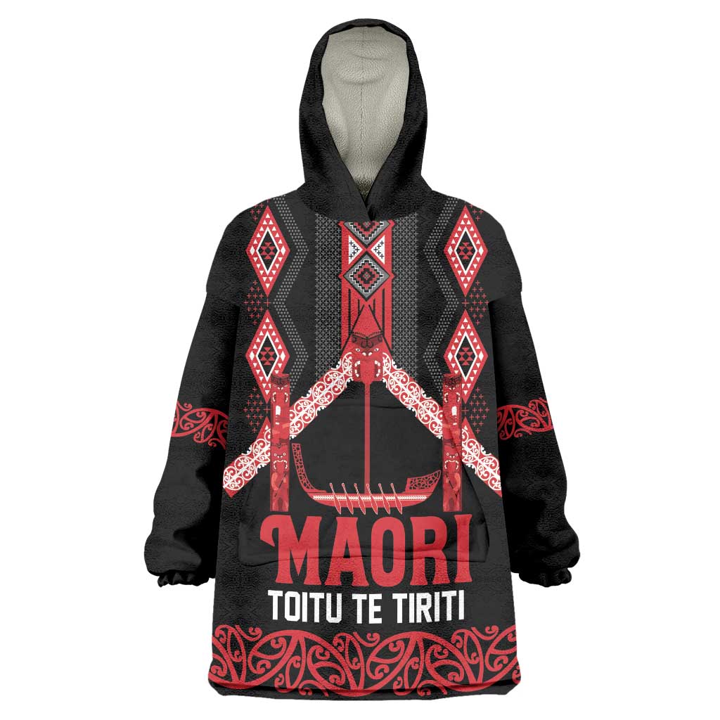 Toitu Te Tiriti Waitangi Wearable Blanket Hoodie Black Wharenui House - Polynesian Pride