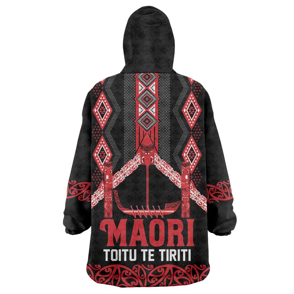 Toitu Te Tiriti Waitangi Wearable Blanket Hoodie Black Wharenui House - Polynesian Pride