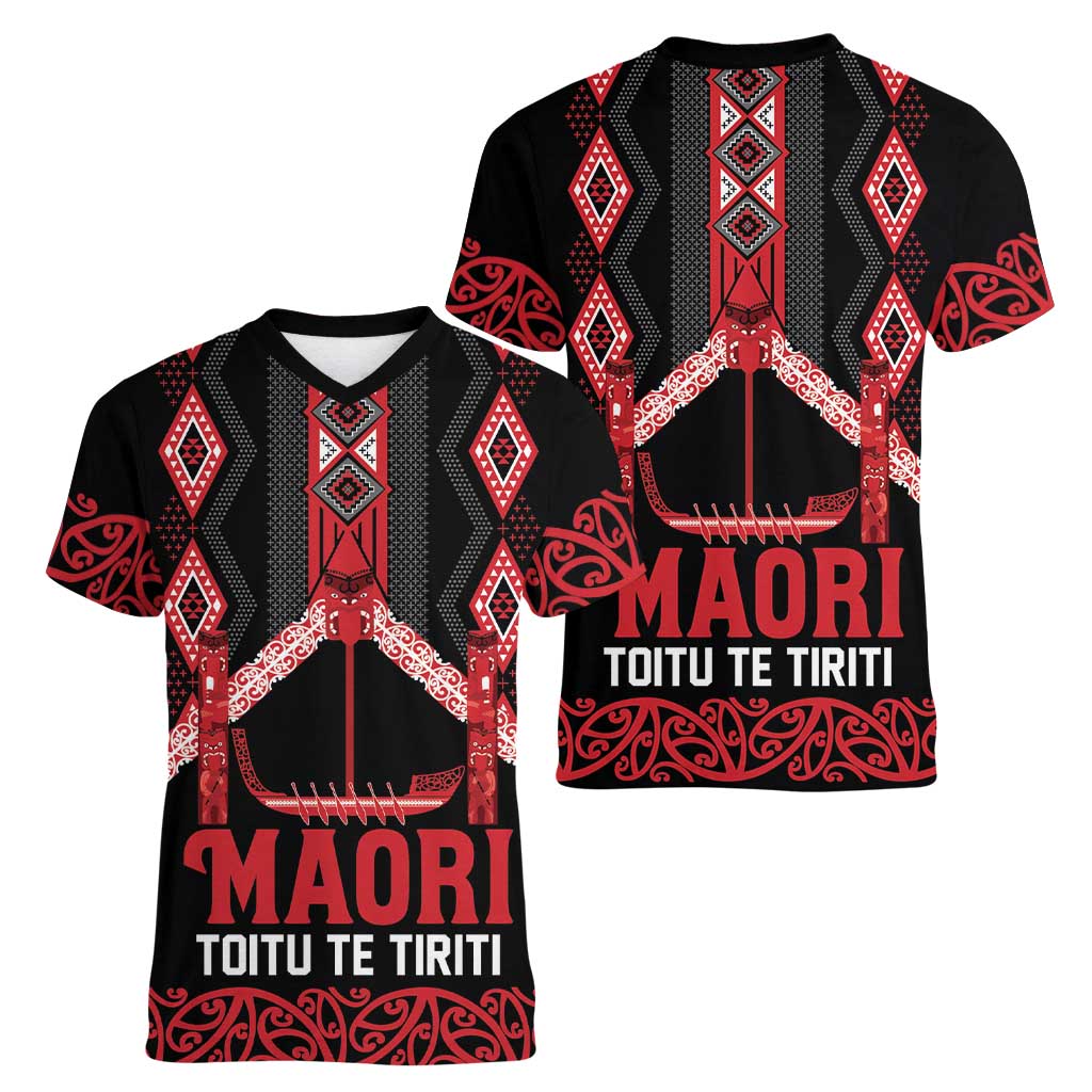 Toitu Te Tiriti Waitangi Women V-Neck T-Shirt Black Wharenui House - Polynesian Pride
