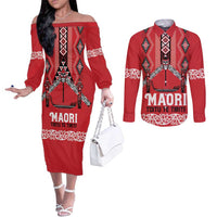 Toitu Te Tiriti Waitangi Couples Matching Off The Shoulder Long Sleeve Dress and Long Sleeve Button Shirt Red Wharenui House - Polynesian Pride