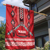 Toitu Te Tiriti Waitangi Garden Flag Red Wharenui House - Polynesian Pride