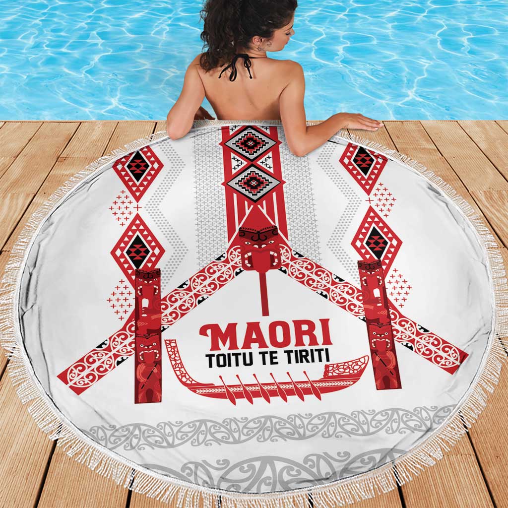 Toitu Te Tiriti Waitangi Beach Blanket White Wharenui House - Polynesian Pride