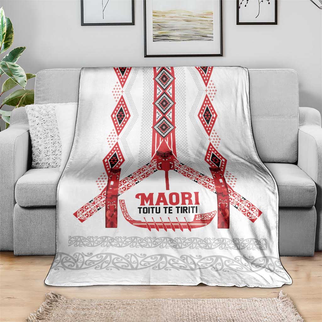 Toitu Te Tiriti Waitangi Blanket White Wharenui House - Polynesian Pride