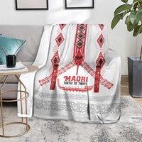 Toitu Te Tiriti Waitangi Blanket White Wharenui House - Polynesian Pride