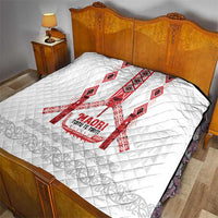 Toitu Te Tiriti Waitangi Quilt White Wharenui House - Polynesian Pride