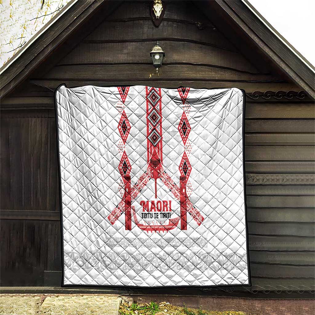 Toitu Te Tiriti Waitangi Quilt White Wharenui House - Polynesian Pride