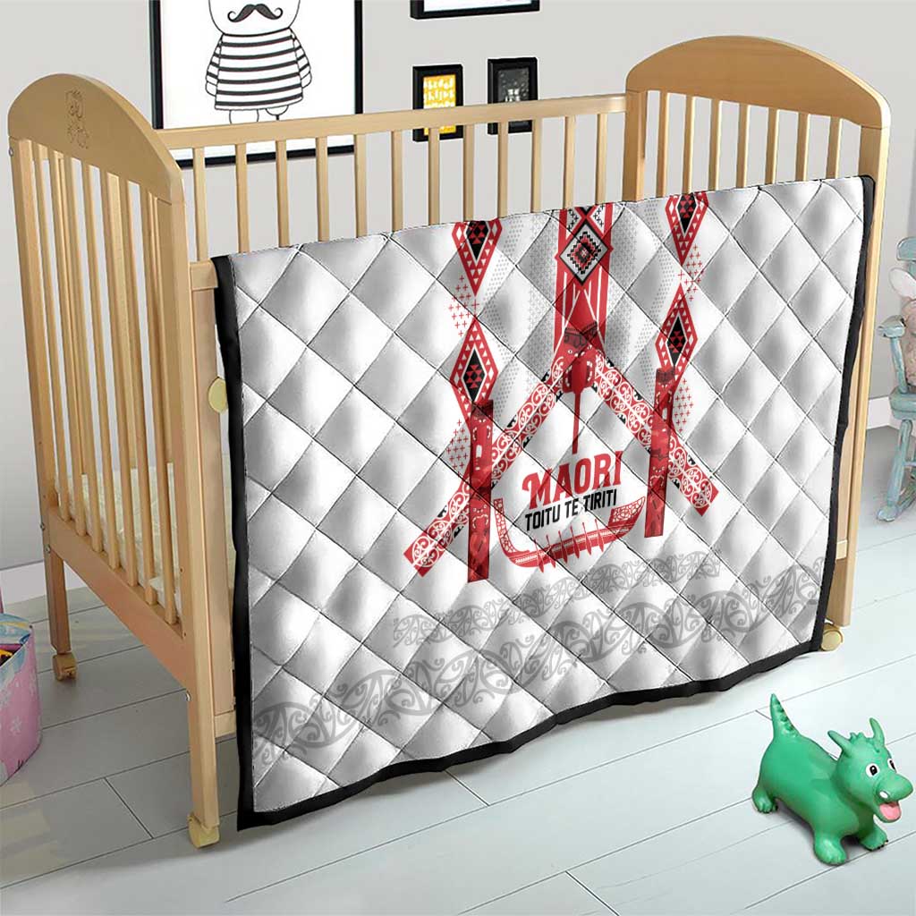 Toitu Te Tiriti Waitangi Quilt White Wharenui House - Polynesian Pride