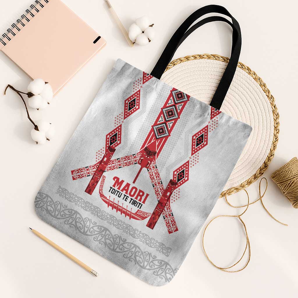 Toitu Te Tiriti Waitangi Tote Bag White Wharenui House LT9 Black Strap One Size white - Polynesian Pride