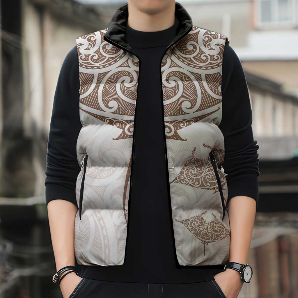 New Zealand Manta Ray Tattoo Sleeveless Puffer Jacket Aotearoa Maori Haehae Beige - Polynesian Pride