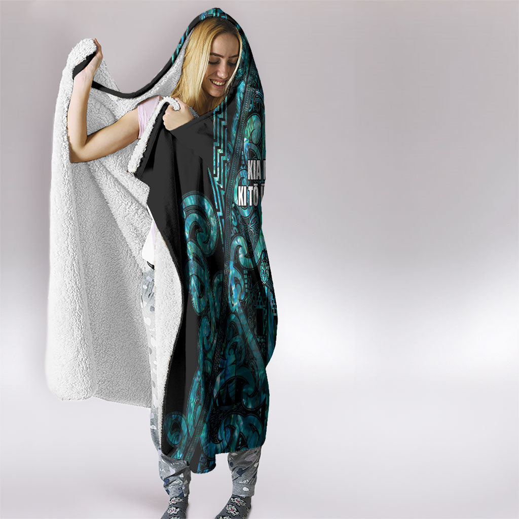 Maori Language Week Hooded Blanket Kia Mau Ki To Ukaipo Paua Shell Color LT14 - Polynesian Pride