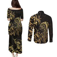 Gold And Black Aoteara Horse Racing Couples Matching Puletasi and Long Sleeve Button Shirt NZ Maori Pattern