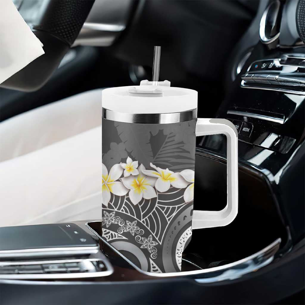Gray Polynesian Tribal Frangipani Tropical Vibe Tumbler With Handle