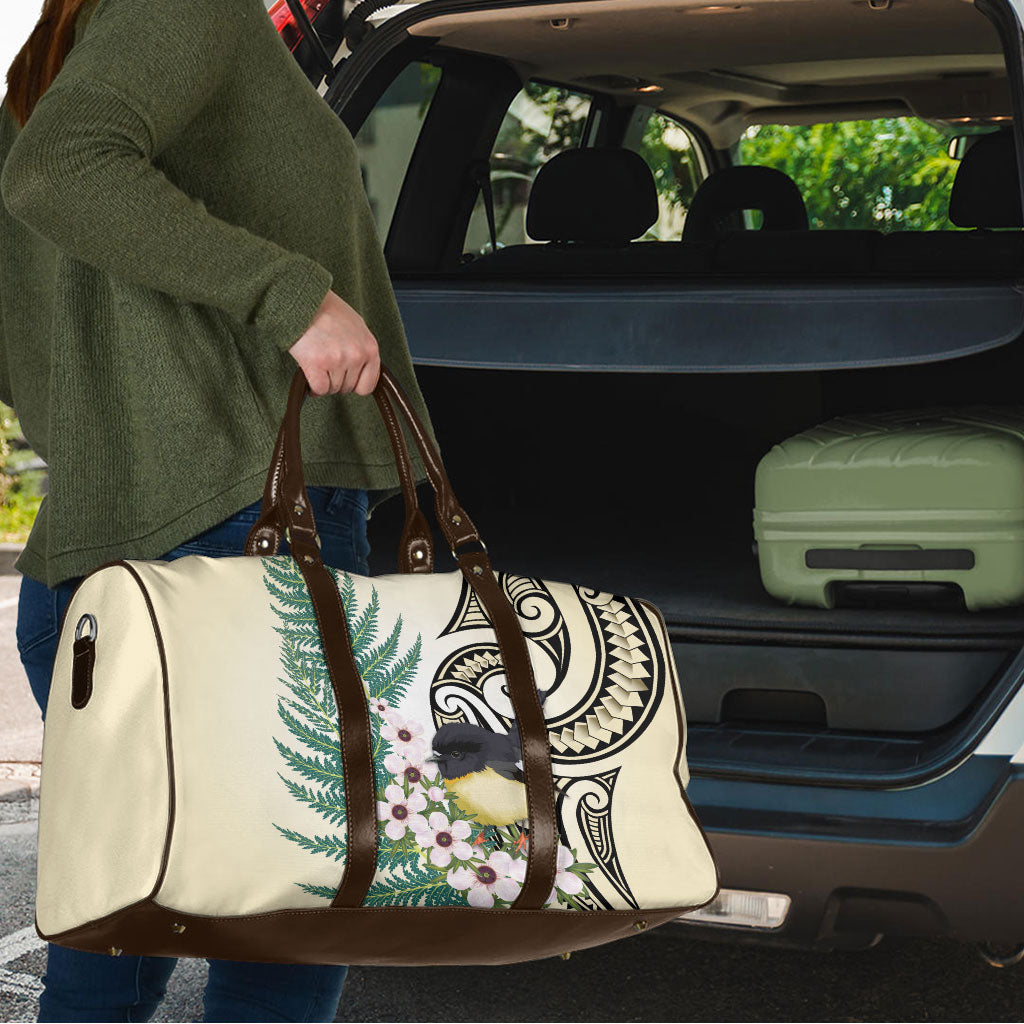 Endemic Tomtit New Zealand Travel Bag Miromiro Manuka Silver Fern Maori Pattern LT14 - Polynesian Pride