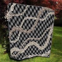 Black Aloha Hawaii Shell Lei Quilt Palaka Hebrew Cone Honey Cowrie Elegant Curves - Polynesian Pride