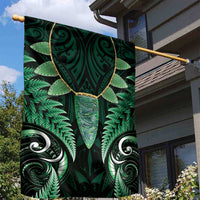 Aotearoa Pounamu Niho Garden Flag Silver Fern Mix Maori Pattern - Green